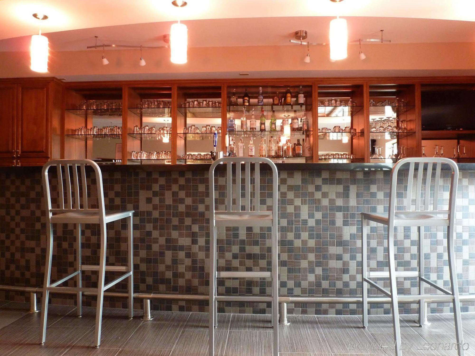 Holiday Inn Express & Suites Evansville North By Ihg Warrenton Restaurant bilde