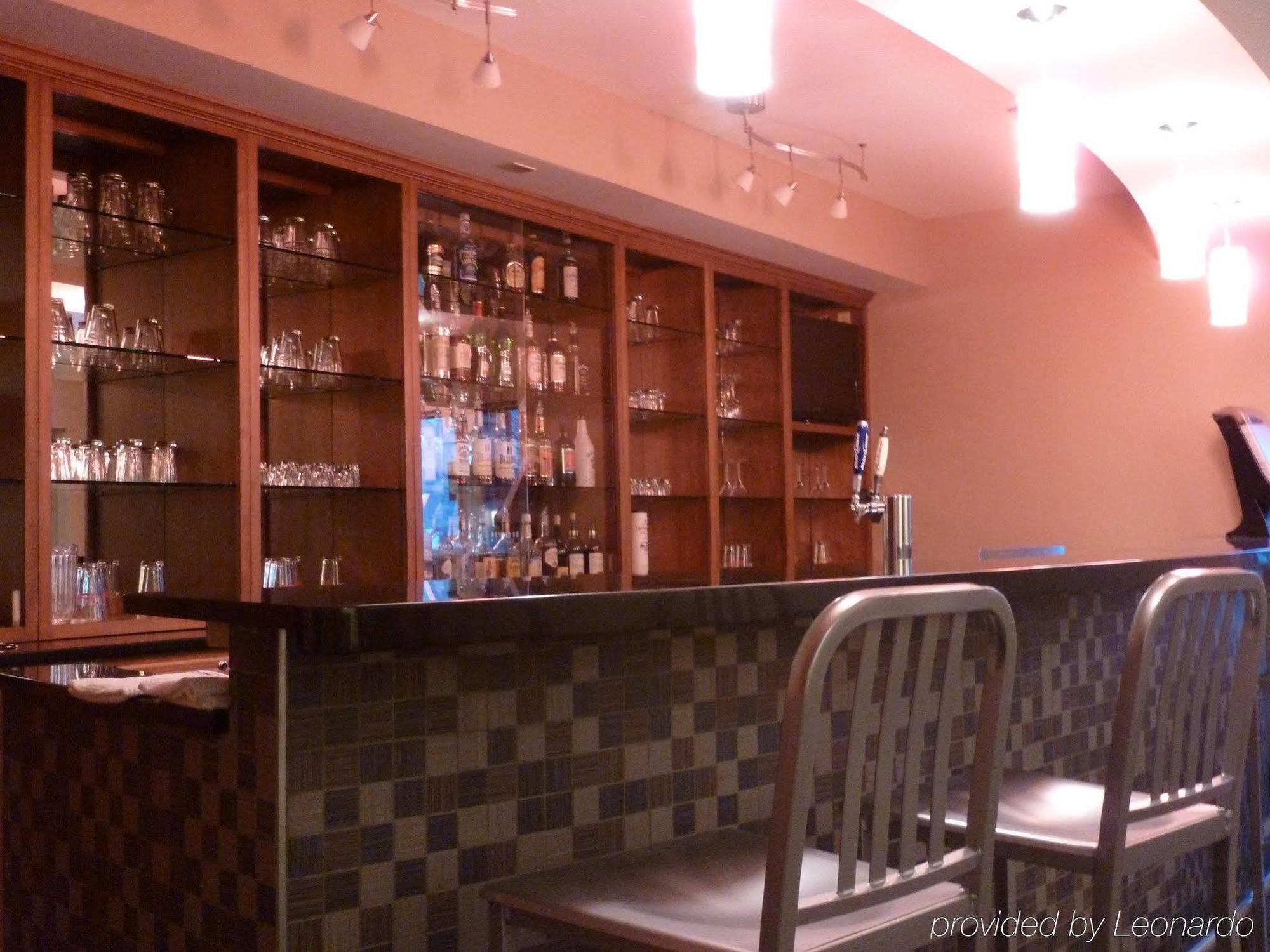 Holiday Inn Express & Suites Evansville North By Ihg Warrenton Restaurant bilde